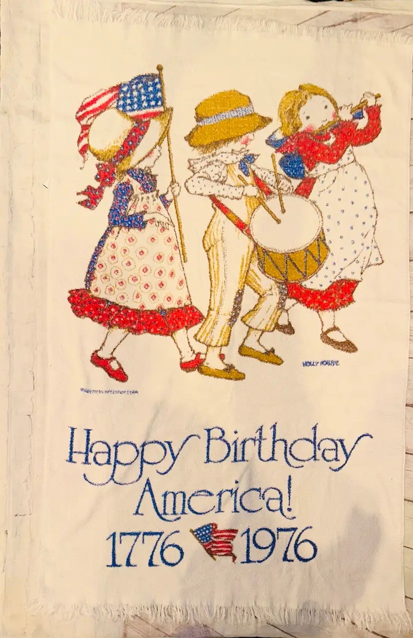 Pristine Vintage 1976 Holly Hobbie Happy Birthday America Fringed Beach Towel