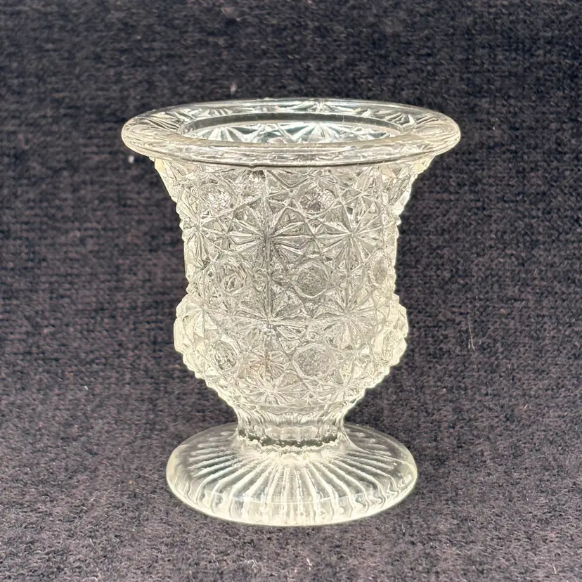 Vintage L.E. Smith clear pressed glass footed toothpick holder with “Daisy & Button” pattern