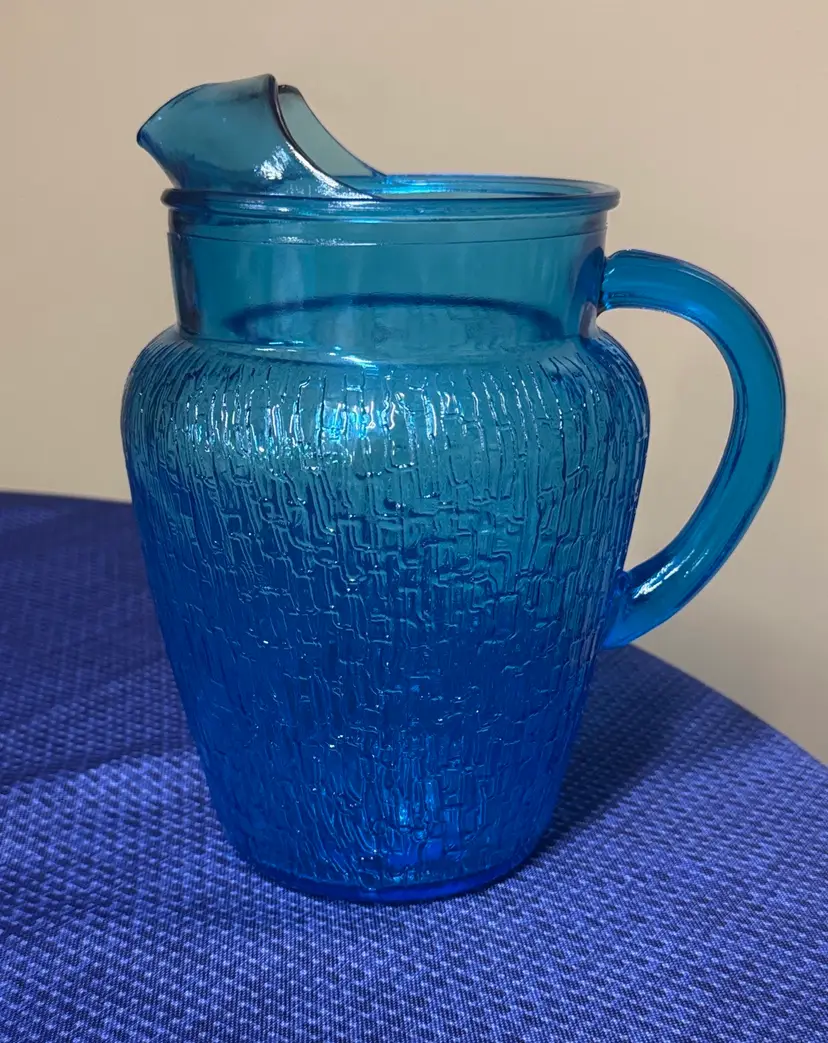 Anchor Hocking Laser Blue Pagoda 78oz Pitcher with Ice Lip