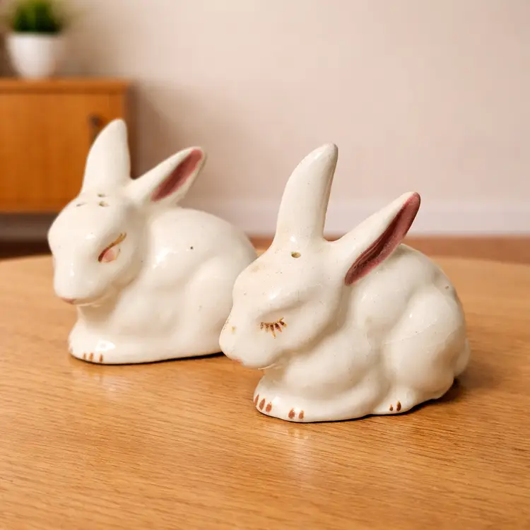 Vintage California Pottery Bunny Rabbit Salt Pepper Shakers Set Easter Spring MCM
