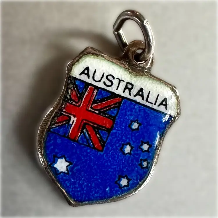 Australia - Flag Vintage Enamel Souvenir Travel Shield Bracelet Charm - Silver Plate