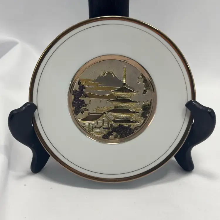 #11 Vintage, the Art of Chokin, 24K Rim gold Porcelain Plate, Pagoda House, Home, Mountains, Scenery