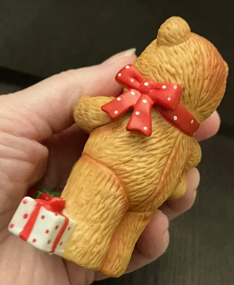 1980 Enesco Resin Christmas Hugging Bears
