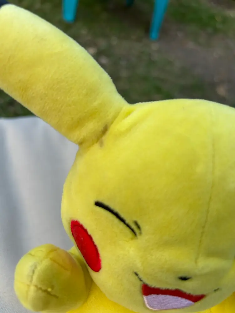 Vintage 1997 Nintendo Pikachu Pokemon Plush 9” Eyes Closed Smiling Yellow Cute