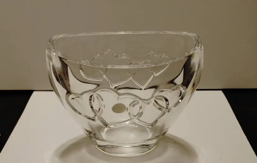 Vintage Teleflora Lead Crystal Bowl with Entwined Hearts. Read listing
