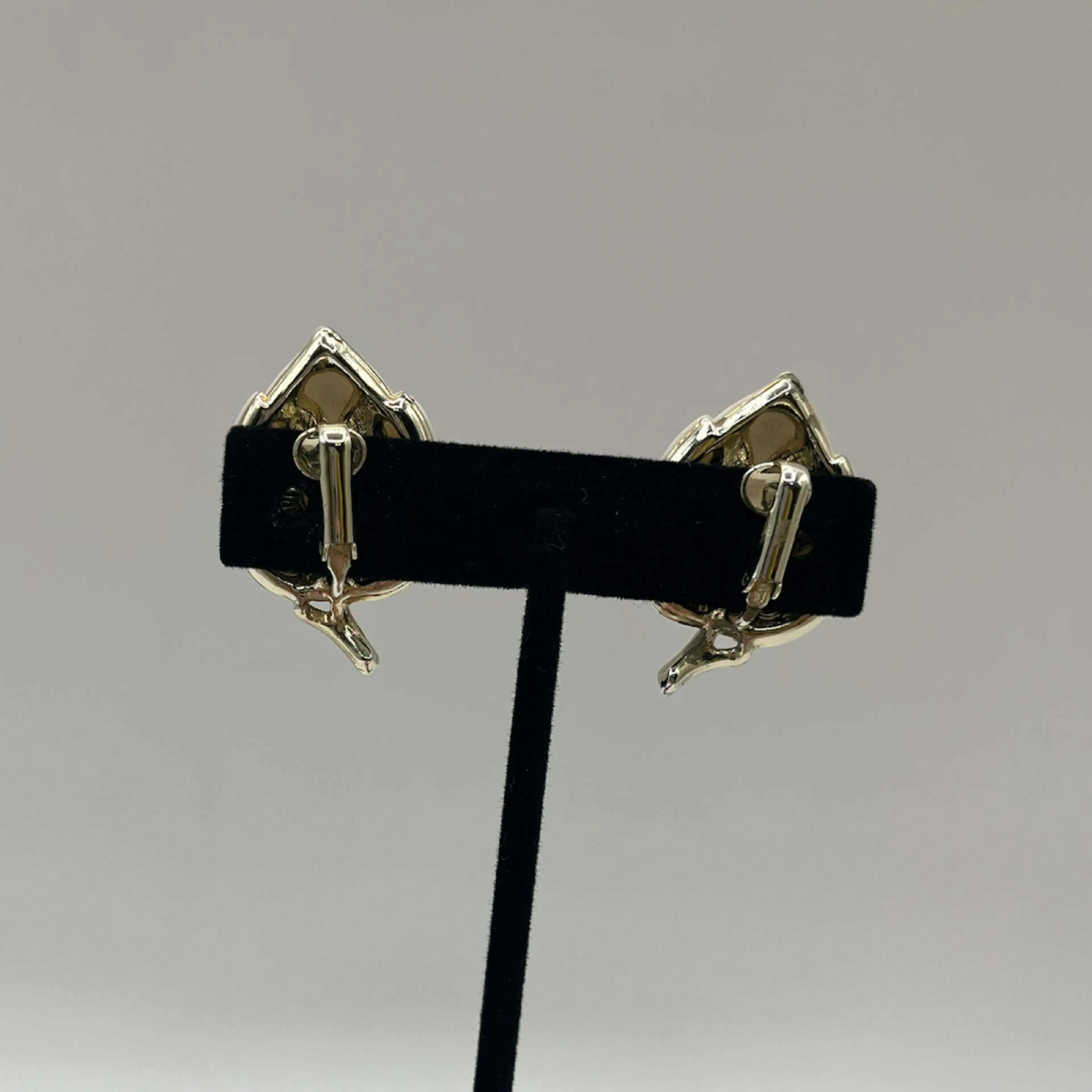 Image 4 of 5