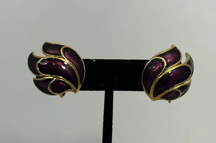 Vintage Trifari Gold Tone Purple Enamel Scallop Edge Clip on Earrings
