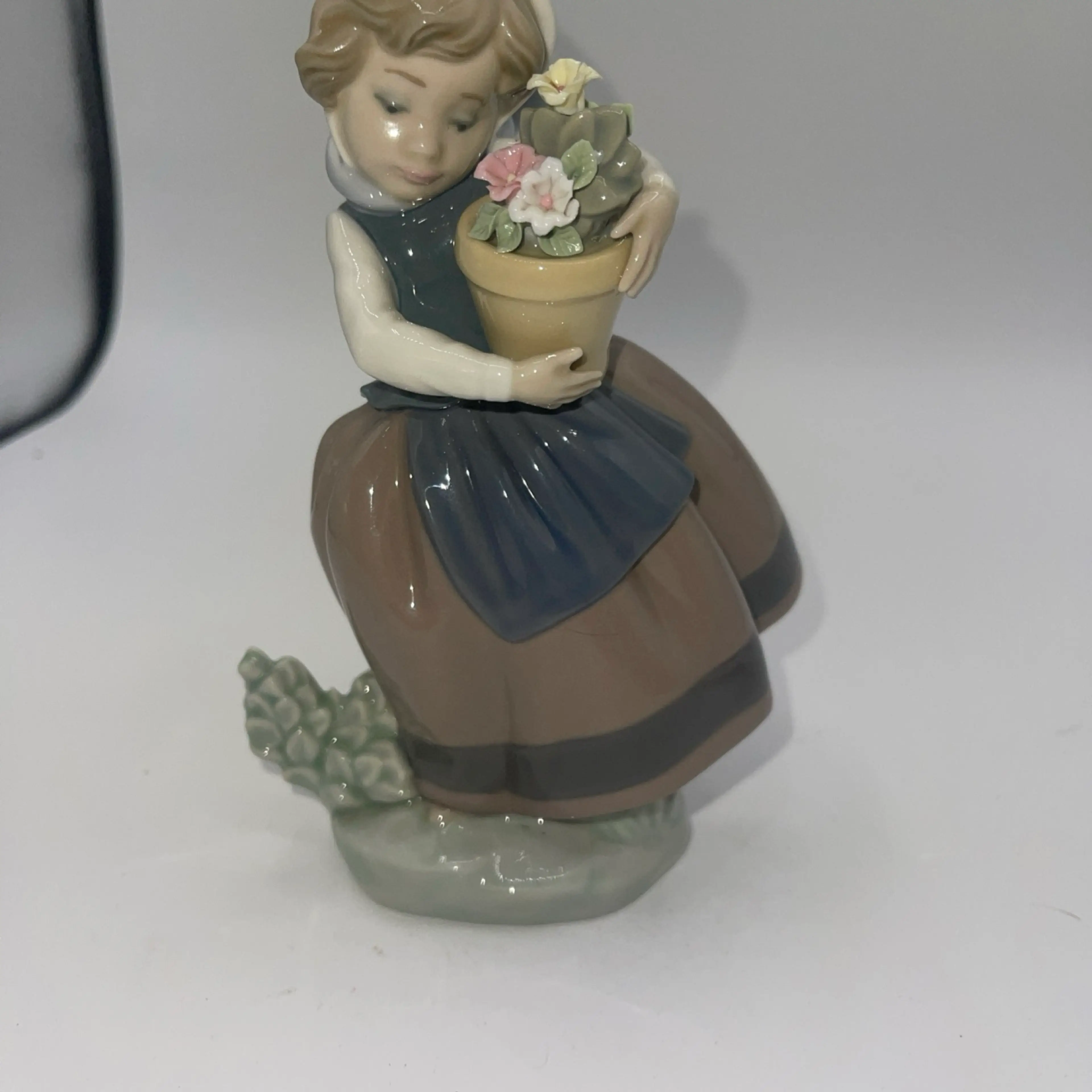 Image 4 of 10