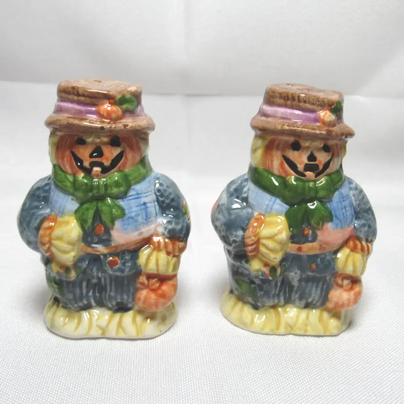 VTG Pumpkin Scarecrows Salt & Pepper Shaker Set