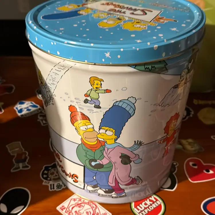 Winter Simpsons Tin
