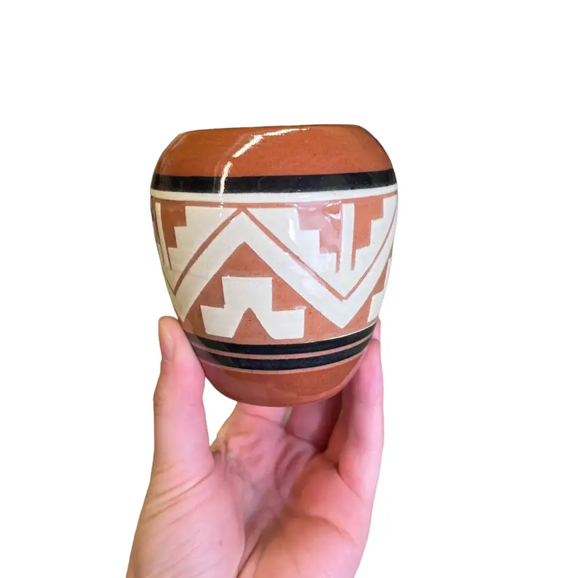 Signed High Elk Sioux Native American Pottery Vase