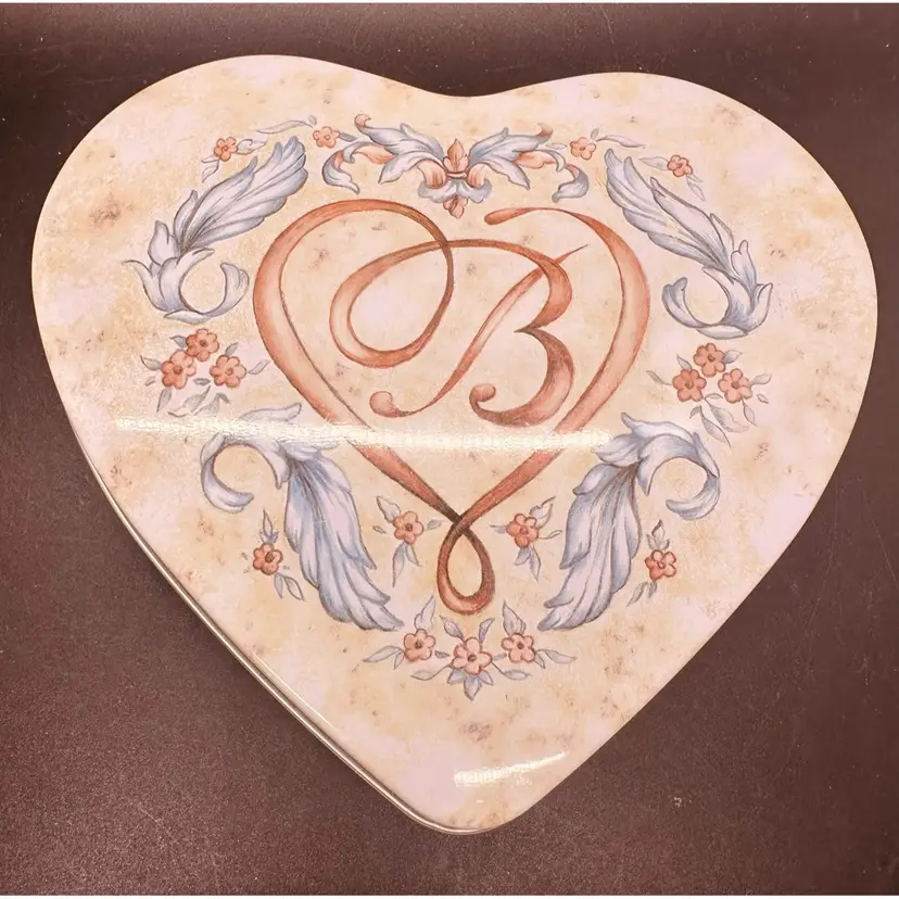 105. VTG Brighton collectible heart-shaped metal tin.