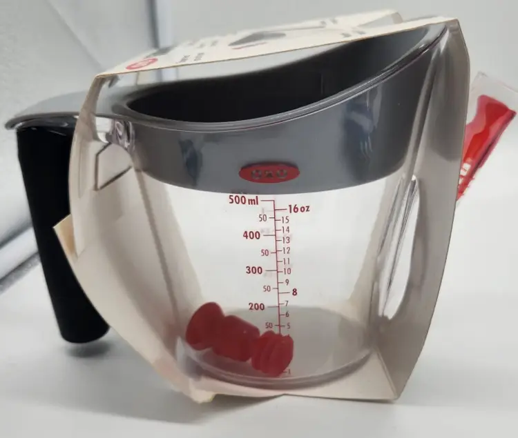 New in Package OXO Good Grips 2 cup Fat Separator No BPA w/ Shield & Stopper