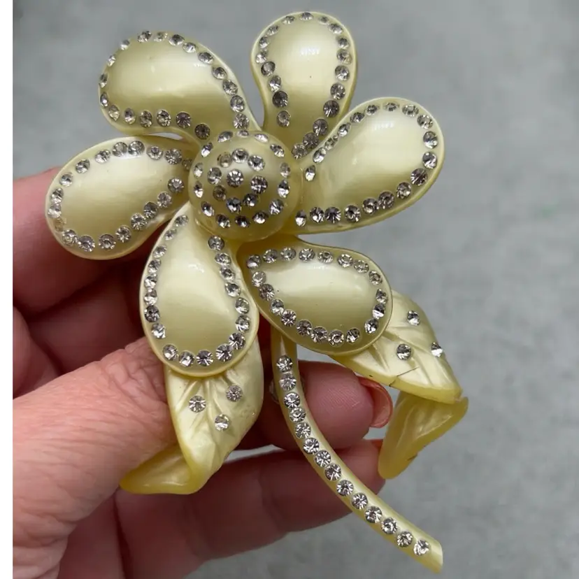 Promise Collection- Vintage 1930s–40s Cream Celluloid Floral Brooch Rhinestone Accents Carved Plastic Pin 4”