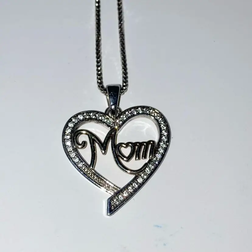 Diamond Heart Mom Pendant Necklace On 18” Chain w/1 1/2” Extender! Diamonds And Sterling Both Tested!!