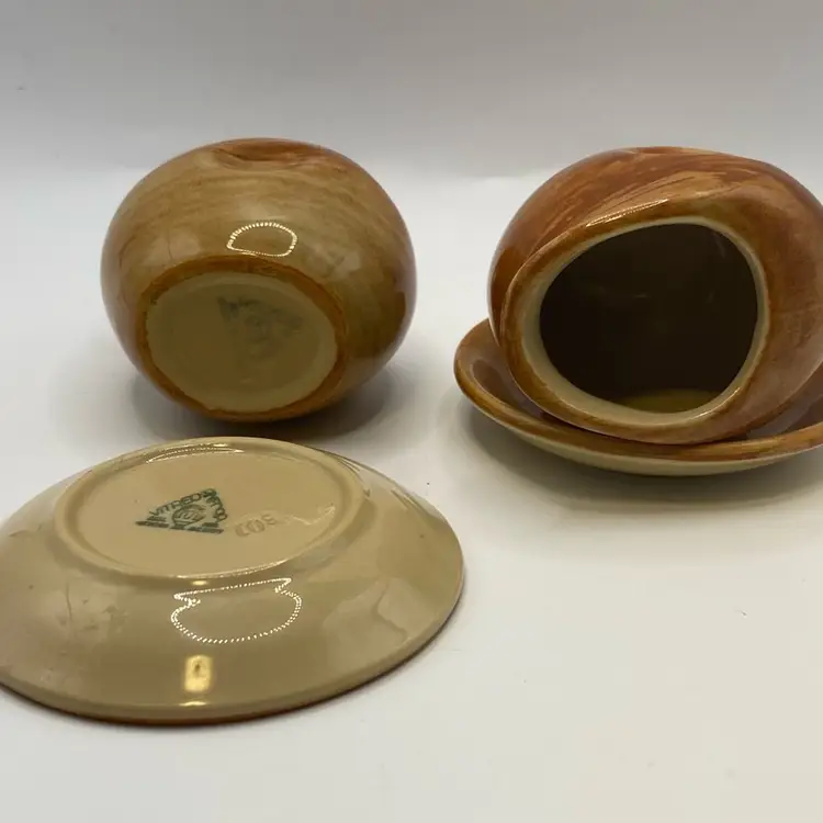 Vintage VITREO ANFORA Pinched Creamers And Saucers Set Of 2