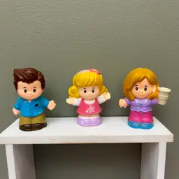 2015 Little People Family Of 3