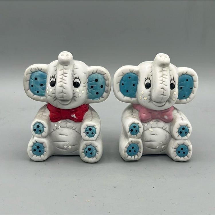 VTG Elephant Trunk Up Salt & Pepper Shakers