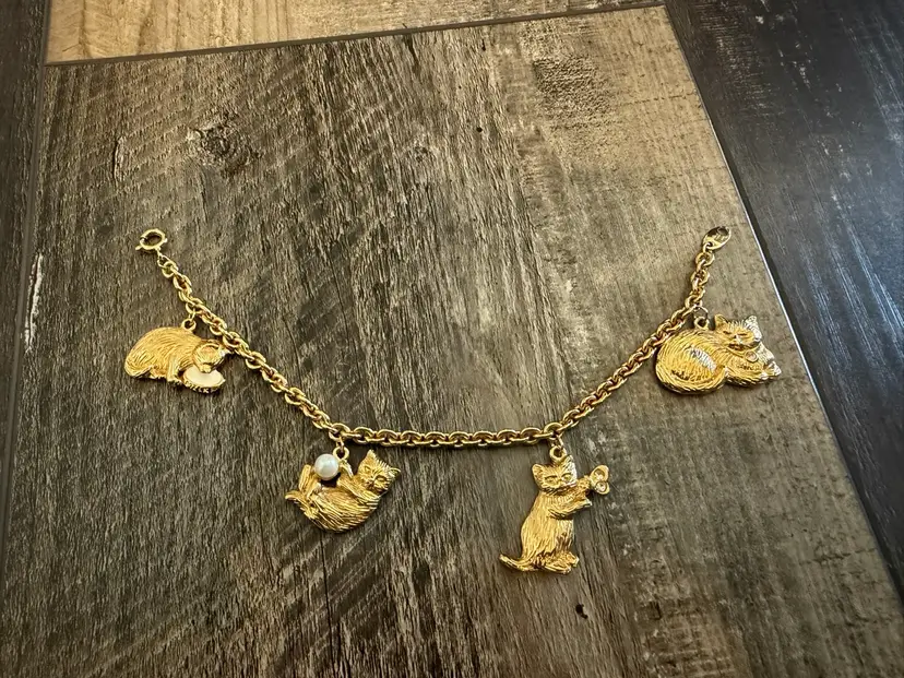 Vintage Avon Cat Bracelet 7.5”