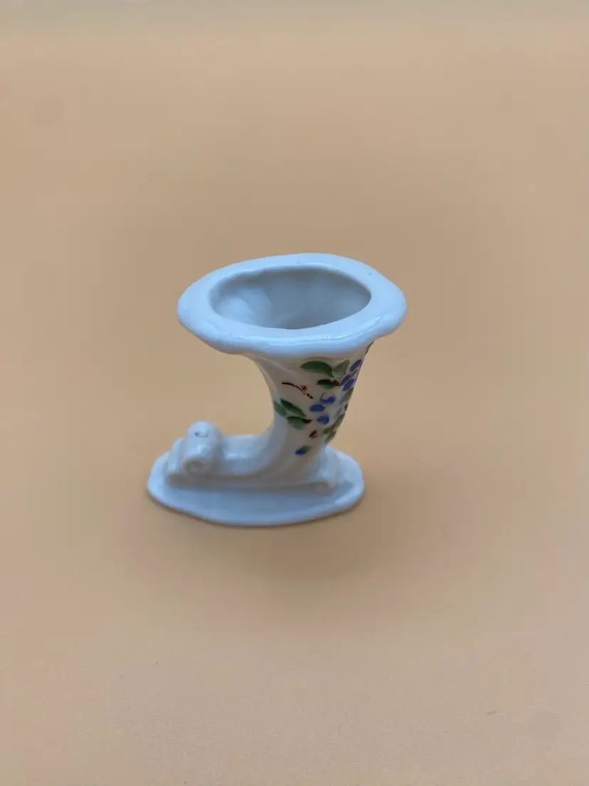 Vintage White w/ Floral Pattern Ceramic 2" Horn of Plenty Cornucopia Vase