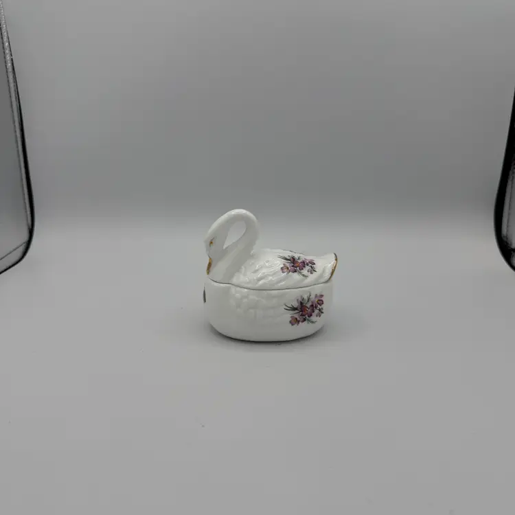 Lefton Swan Trinket Box