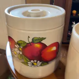 apple crock with lid