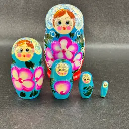 Hand Painted Wooden Russian Nesting Dolls Set Of 5