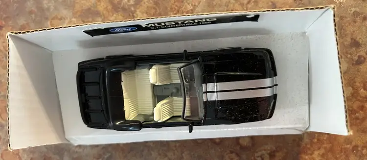 1989 Mustang GT Convertible City Cruiser Collector Series NIB 1:43 Box Rough