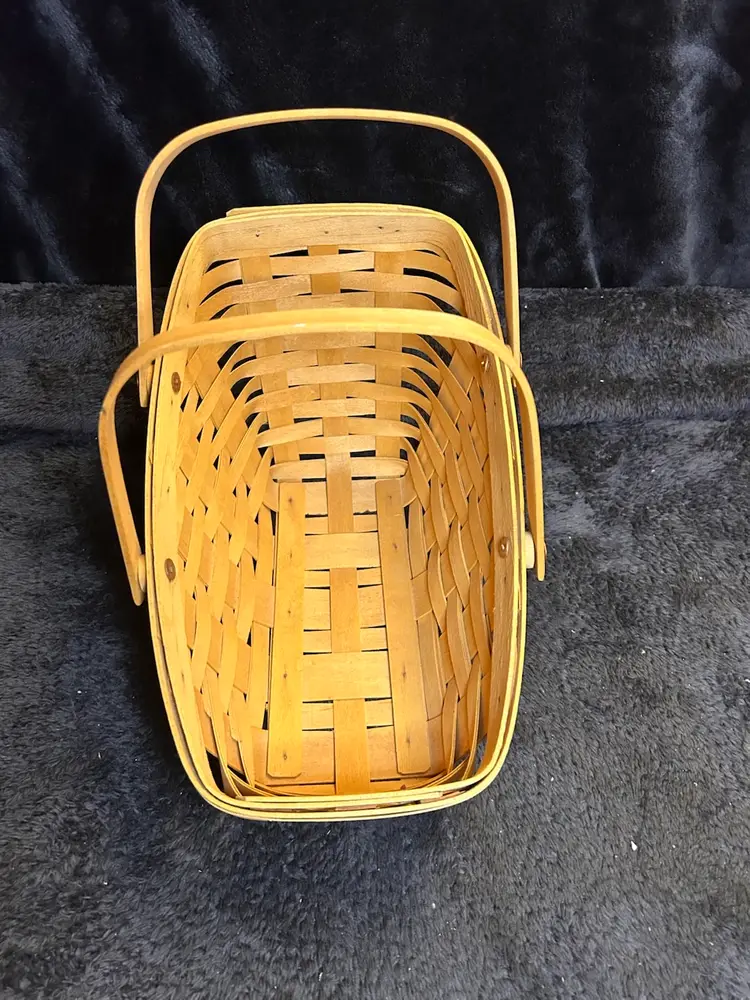 Vintage 1999 Longaberger  Vegetable Basket Signed Discontinued Excellent Cond.