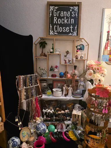 Come see whats in Granna's Closet today! $1, $2, $3  Starts