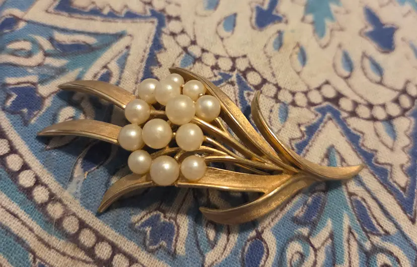 Vintage Crown Trifari Brooch