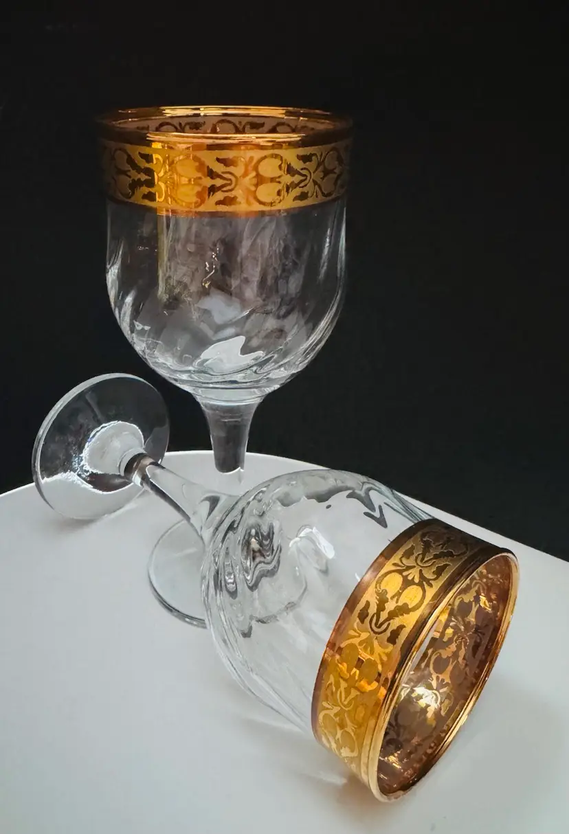 Set Of 6 Gorgeous Gold Band Wine Glasses - Beautiful Vintage Crystal