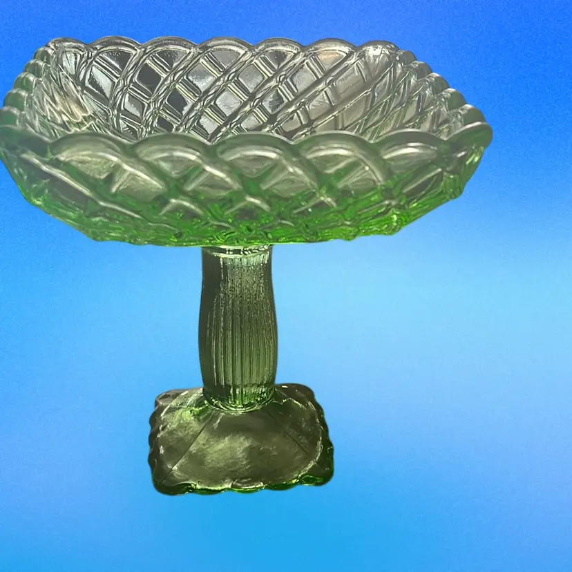 1930’s LE Smith Green Depression Glass Pedestal Candy Dish 7 Inch Great Condition, Minor Glow