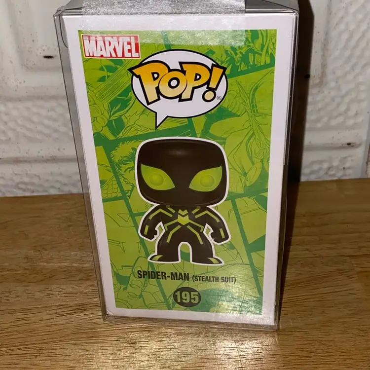 Funko Pop! Spider-Man (stealth Suit) Hot Topic Exclusive, W/ Clear Protector Case