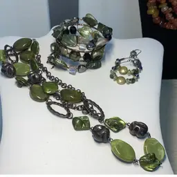 #01 - Green Set Necklace, Earrings & Bracelet