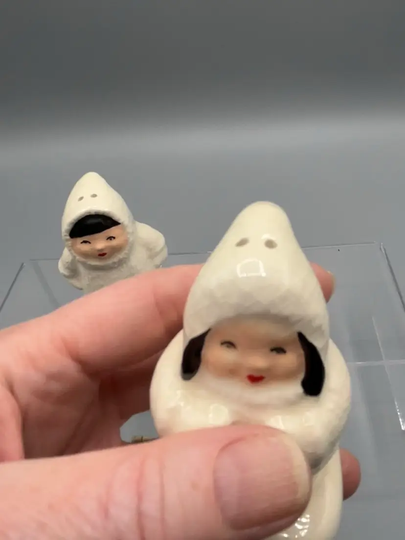 24126 Shakers - Inuit Kiddos 2.75”