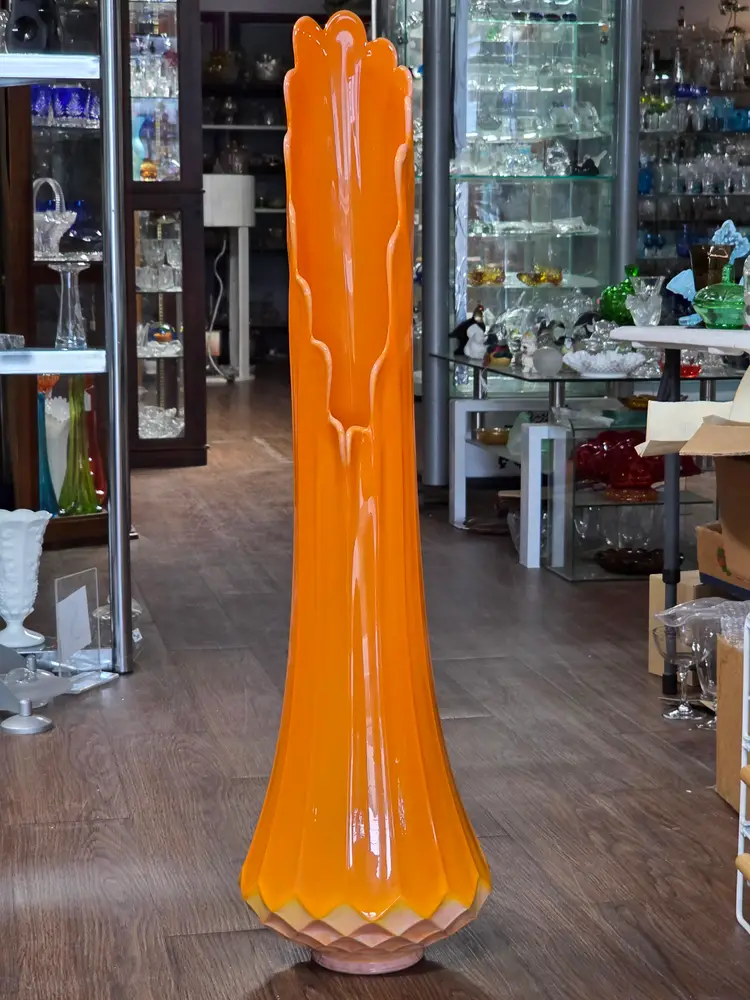 L.E Smith Glass BITTERSWEET 38" vase