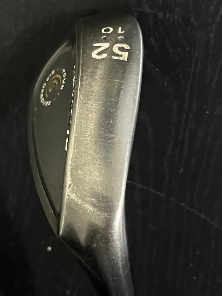 Cleveland CG16 RH 52 Deg 10 Bounce Gap Wedge Golf Pride Tour Velvet 360