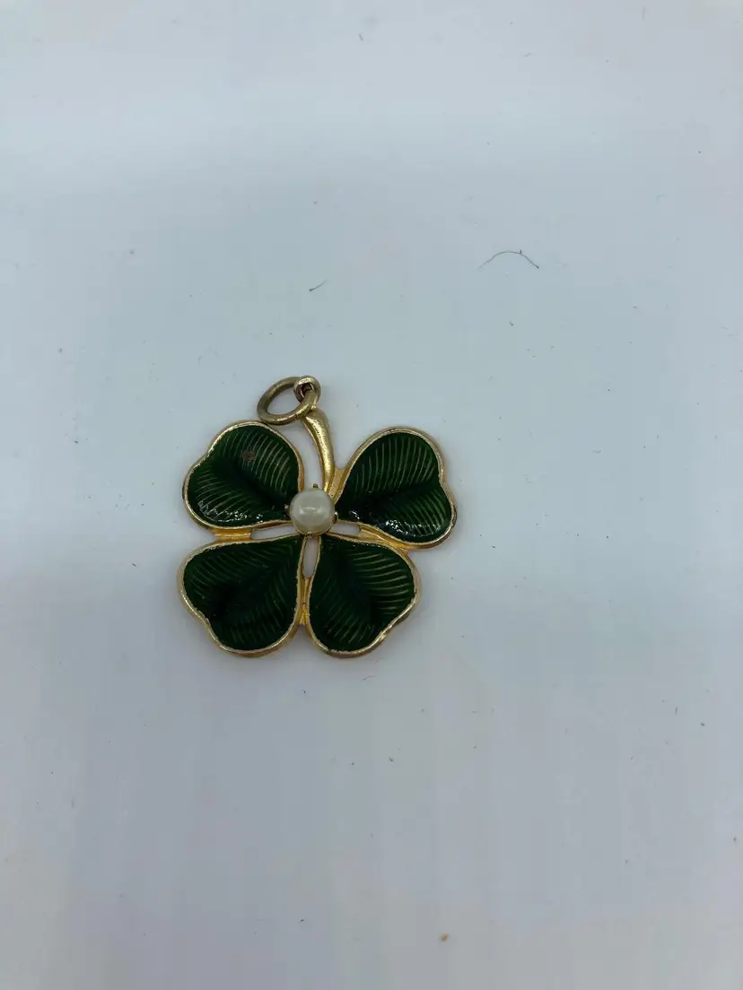 4 Leaf Clover Gold Tone Charm