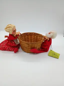 Annalee Christmas 1971 Mr. and Mrs. Santa Holding Wicker Basket Card Holder.