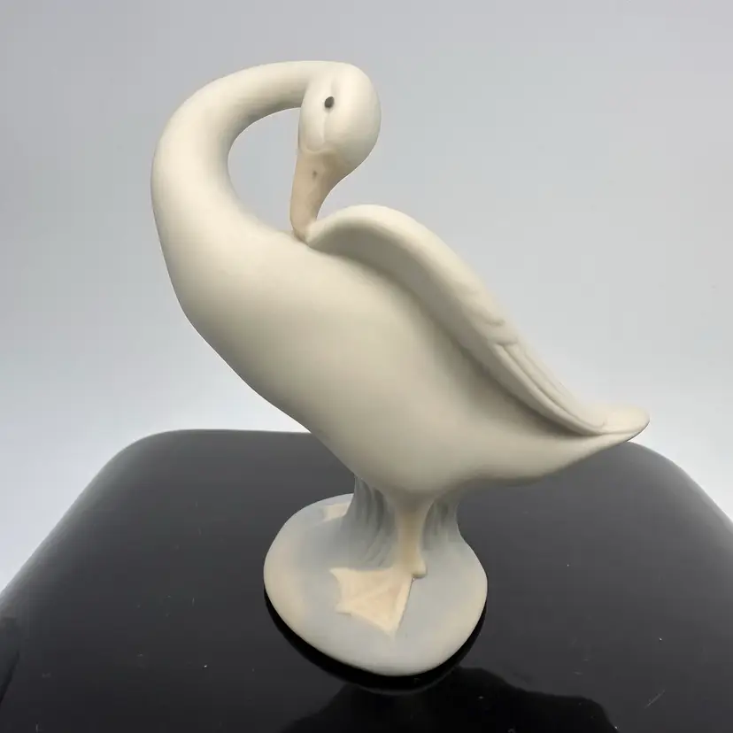 Lladro Hand Made in Spain Porcelain Bisque Geese 4”