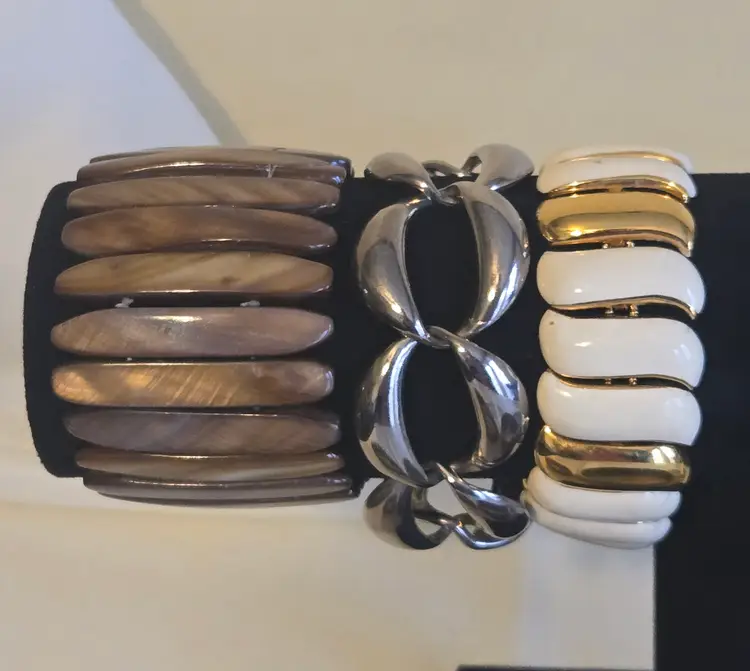 10 Vintage and Modern Chunky Stretch Bangle Cuff Bracelet Lot. 2 signed. 1 Monet and a Poodle Charm bracelet signed Lisa