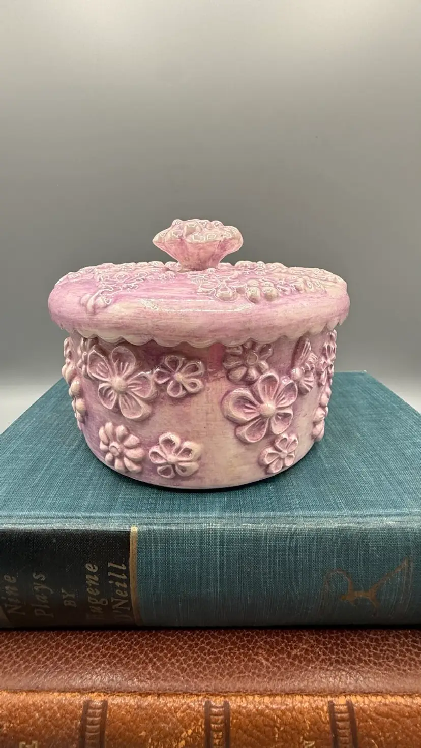 Vintage 1978 Arnel's Pink Iridescent Flower Power Trinket Box | Pearlescent Ceramic Powder Jar | 3”x5”