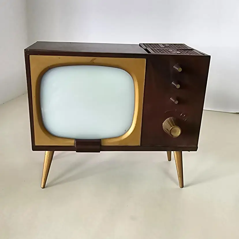 Mid-Century Style TV Salt & Pepper Shakers
