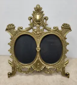Vintage Victorian Brass Ornate Oval Double Photo Picture Frame w/ Easel- Patina