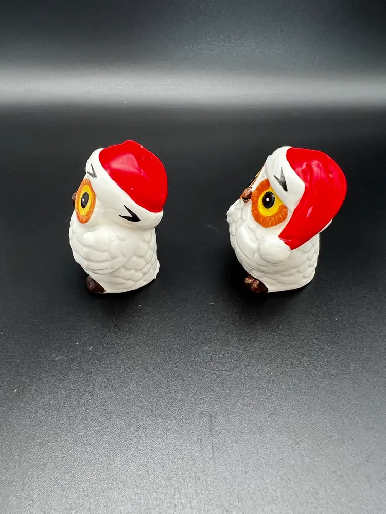 Vintage Norcrest Salt & Pepper Shakers White Owl Christmas Santa Sticker Japan Bird