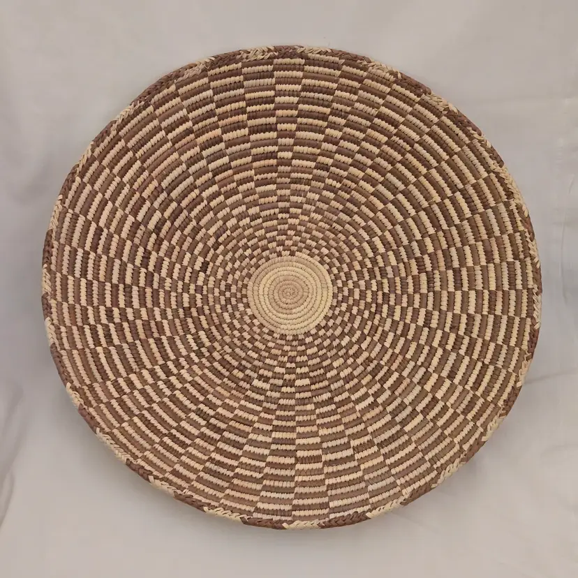 Southwestern Style Woven Basket Round 14½" Diameter Approximately Unbranded READ