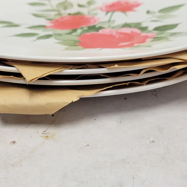 Vintage Set for 4 Melamine White Floral Dinner Plates & Saucers