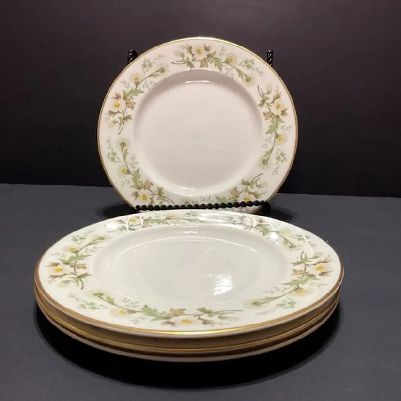 VTG ROYAL DOULTON ENGLISH TRANSLUCENT CHINA SALAD PLATES CLAIRMONT FINE BONE CHINA RETIRED LOT OF 4