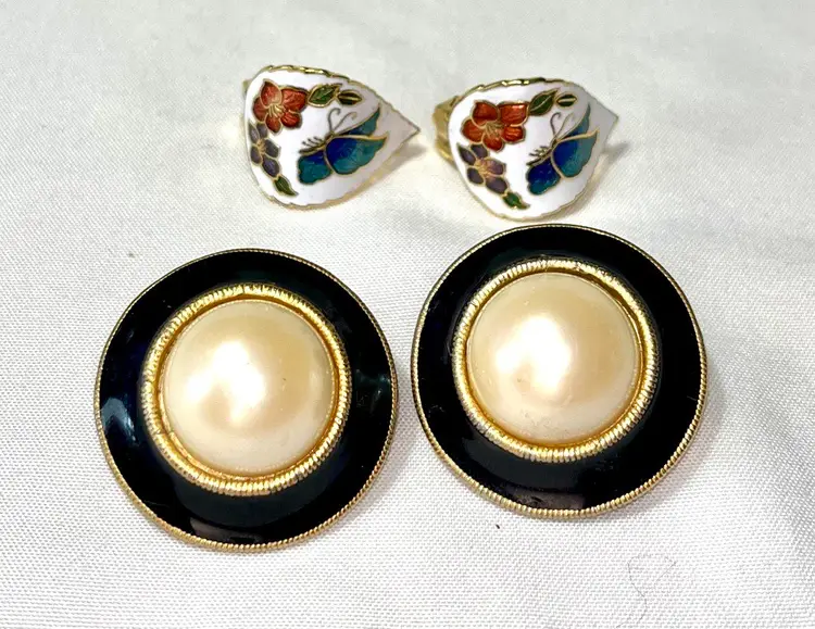 Vintage Clip On Earrings 2 Pair